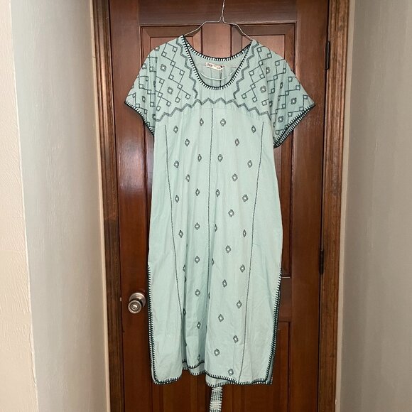 Size XL Zara embroidered midi dress - Picture 2 of 16